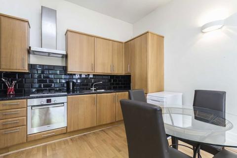 2 bedroom flat to rent, Glazbury Road, London W14