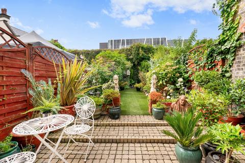 2 bedroom terraced house for sale, Fairfield Road, London, E3