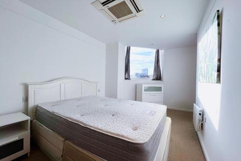 2 bedroom flat to rent, Trinity One, East Street, Leeds
