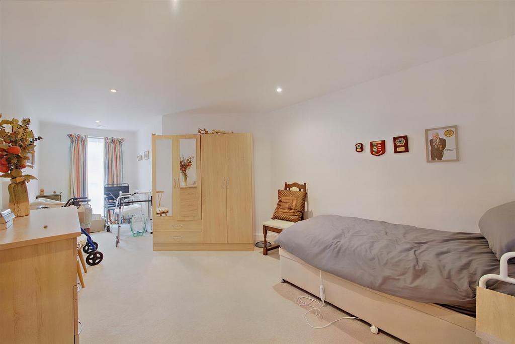 8559132-interior13-800.JPG