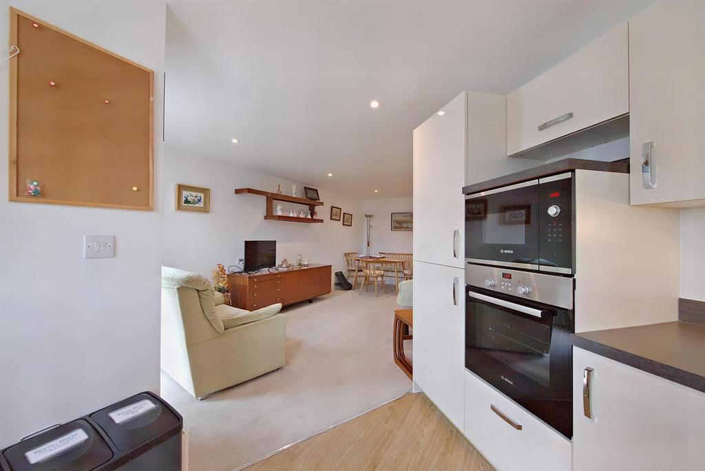 8559132-interior06-800.JPG