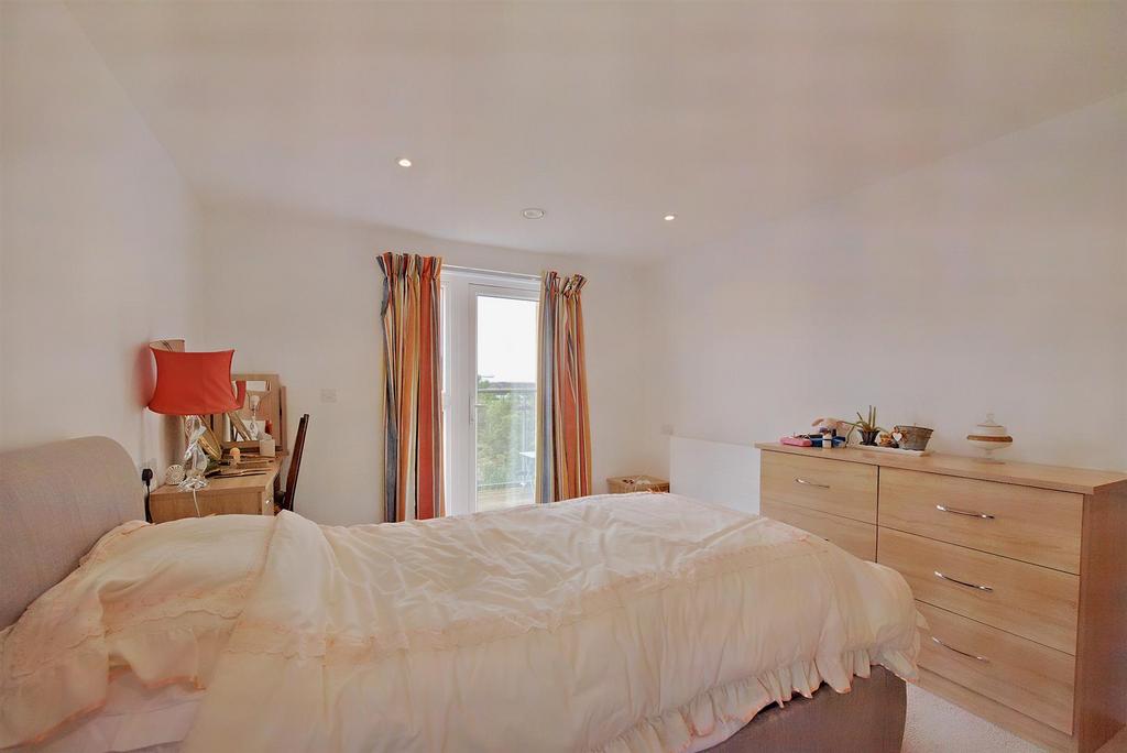 8559132-interior16-800.JPG