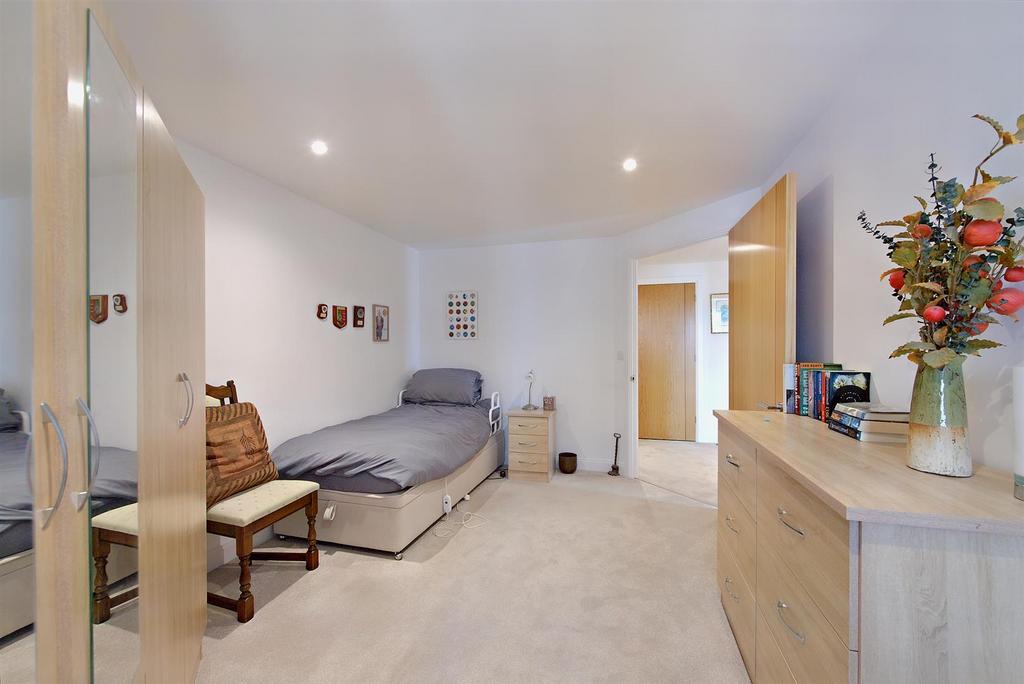 8559132-interior14-800.JPG