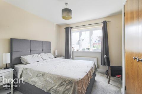 2 bedroom apartment for sale, Elder Crescent, Bordon
