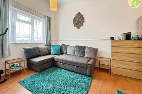 13 Wills Hill, Stanford-le-hope, SS17 7AY