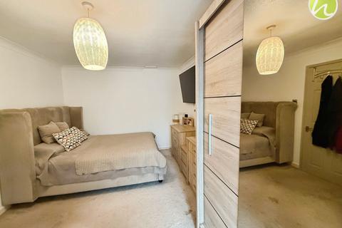 13 Wills Hill, Stanford-le-hope, SS17 7AY