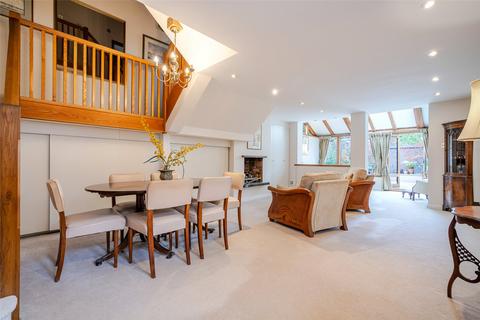 3 bedroom end of terrace house for sale, The Worthies, High Street, Old Amersham, Buckinghamshire, HP7