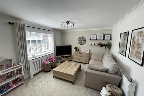 25 Capulet Road, Salisbury, SP1 3JY