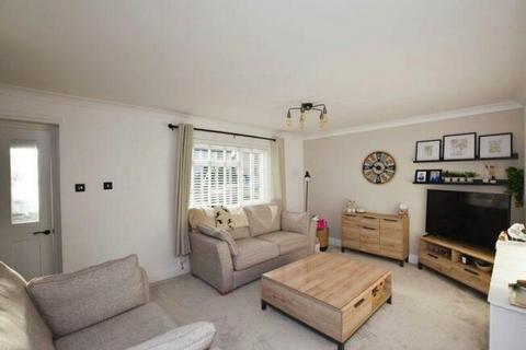 25 Capulet Road, Salisbury, SP1 3JY