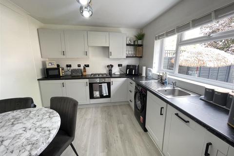 25 Capulet Road, Salisbury, SP1 3JY