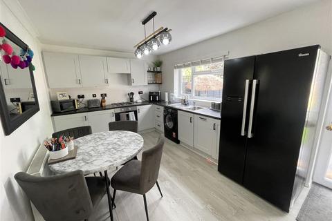 25 Capulet Road, Salisbury, SP1 3JY