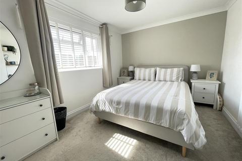 25 Capulet Road, Salisbury, SP1 3JY
