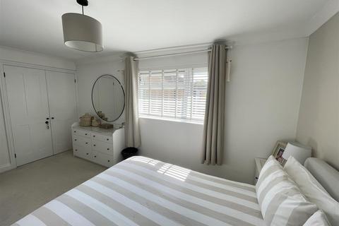 25 Capulet Road, Salisbury, SP1 3JY