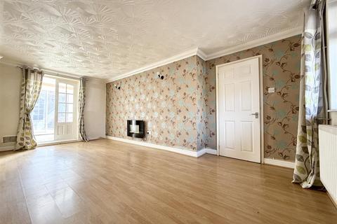 3 bedroom townhouse for sale, Ambleside Drive, Eyres Monsell LE2