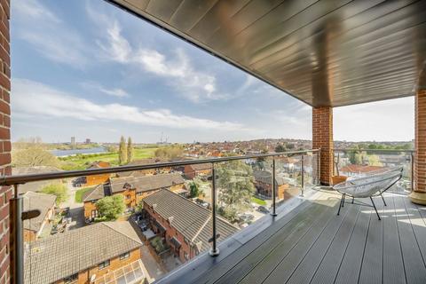 2 bedroom flat for sale, Press Road, London NW10