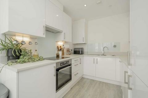 2 bedroom flat for sale, Press Road, London NW10