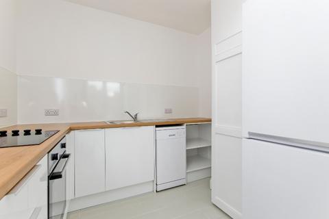2 bedroom flat to rent, Brougham Place, Bruntsfield, Edinburgh, EH3