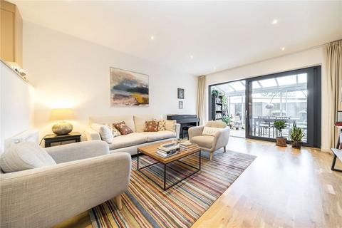 5 Hayes Mews, London, SE8 4EQ
