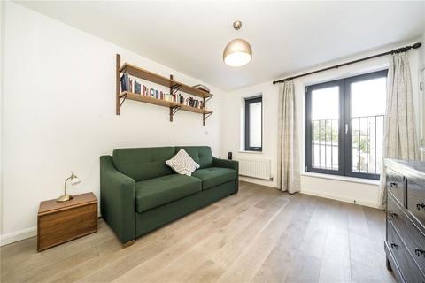 5 Hayes Mews, London, SE8 4EQ