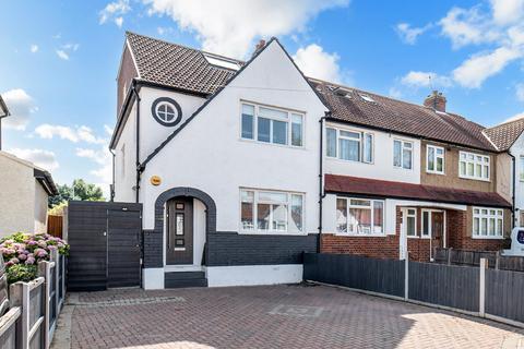 40 Hartfield Road, Chessington, KT9 2PW