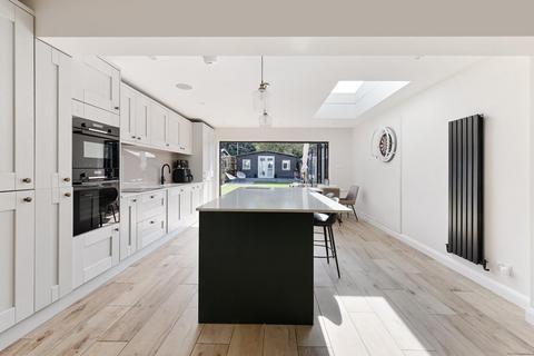 40 Hartfield Road, Chessington, KT9 2PW