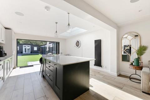 40 Hartfield Road, Chessington, KT9 2PW