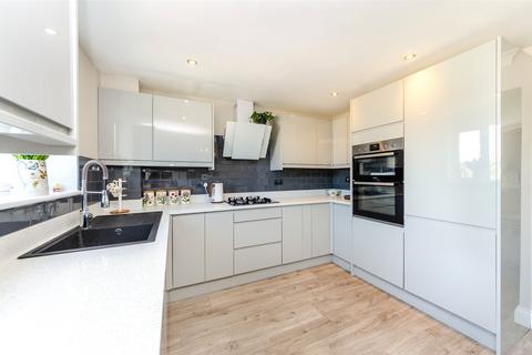 undefined, Cwrt Llewelyn, Conwy, LL32