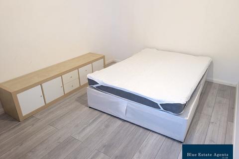 undefined, Beavers Lane, Hounslow, TW4