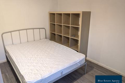 undefined, Beavers Lane, Hounslow, TW4