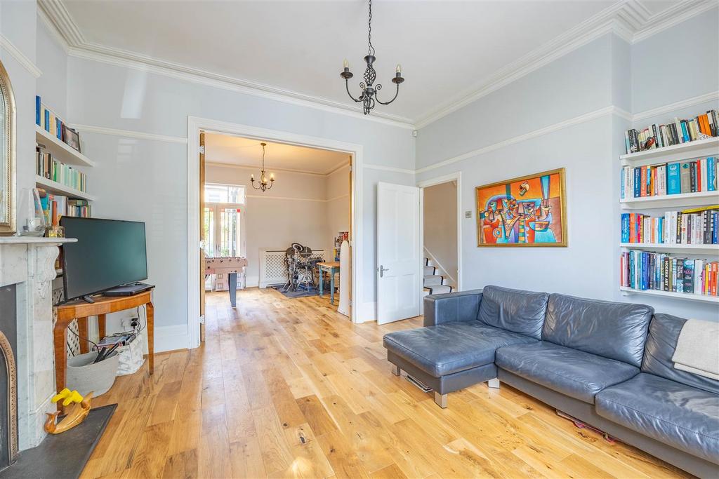 Lounge/Dining Room