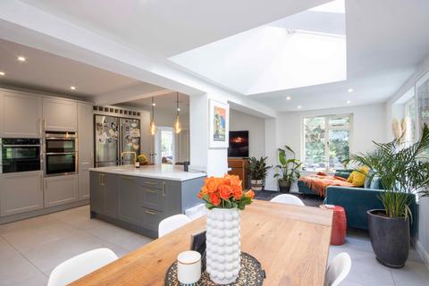 4 bedroom detached house for sale, Berks Hill, Chorleywood, WD3