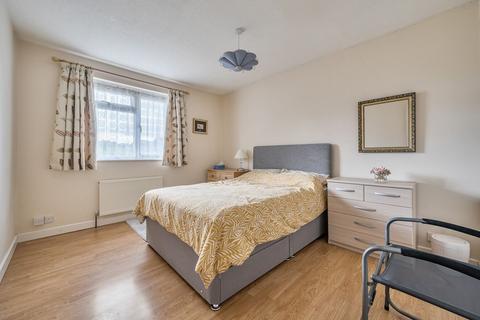 4 Bedser Square, Andover, SP10 5BY