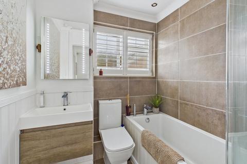 2 Millside, Bourne End, SL8 5UN