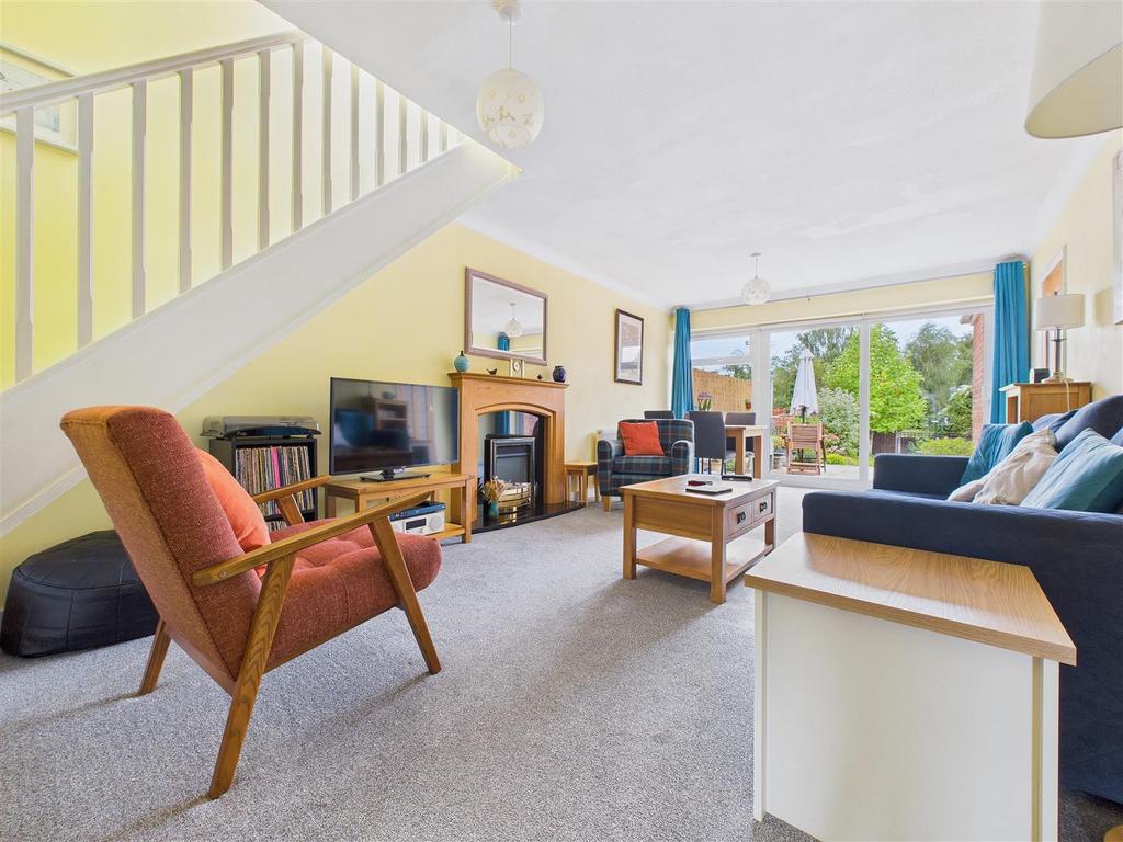 CAM02453 G0-PR0156-STILL008.jpg