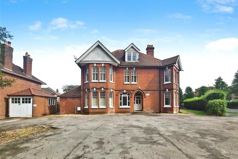 2 bedroom flat to rent, Redlands Drive, Hampshire SO19
