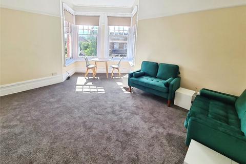 2 bedroom flat to rent, Redlands Drive, Hampshire SO19
