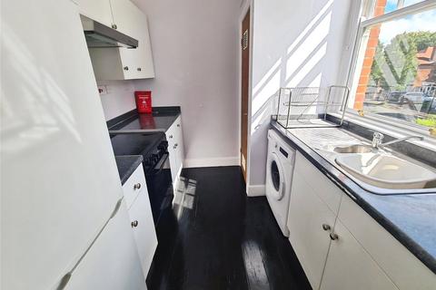 2 bedroom flat to rent, Redlands Drive, Hampshire SO19