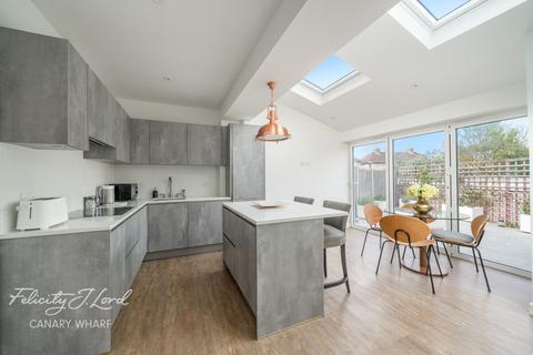 3 bedroom terraced house for sale, Hesperus Crescent, London, E14