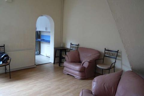 2 bedroom terraced house to rent, Barrington Street, Clayton