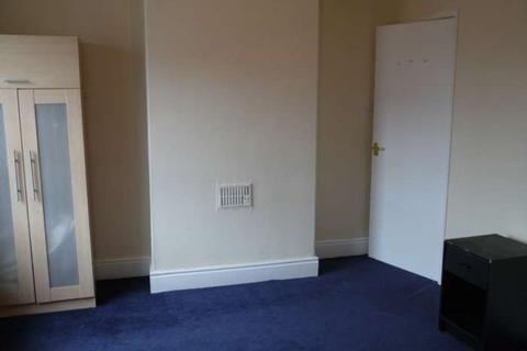 2 bedroom terraced house to rent, Barrington Street, Clayton