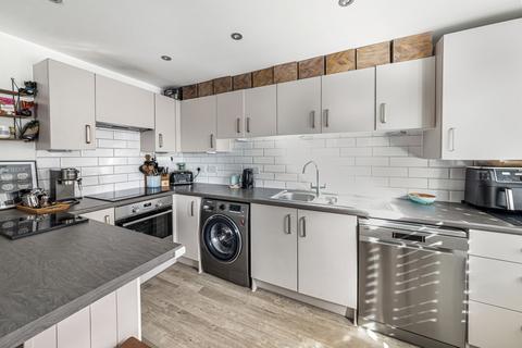 70 Diamond Drive, Didcot, OX11 6FH