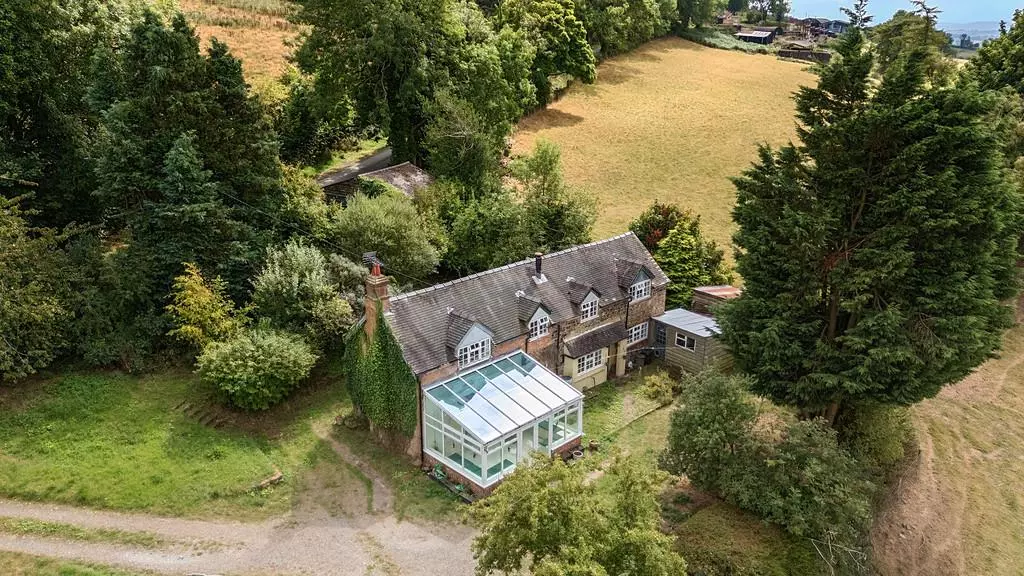 17 Hillside, Ditton Priors, Bridgnorth 3 bed cottage - £265,000