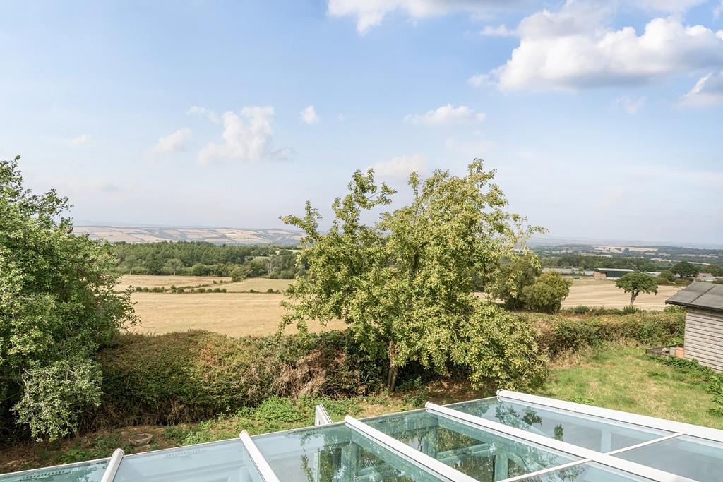 s*6様 house on the hill 90tops 17 Hillside, Ditton Priors, Bridgnorth 3 bed cottage - £265,000