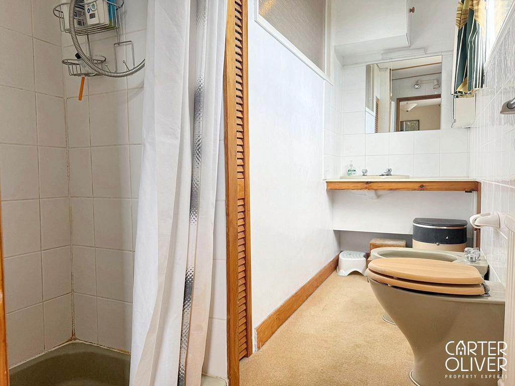 Bedroom 1   ensuite