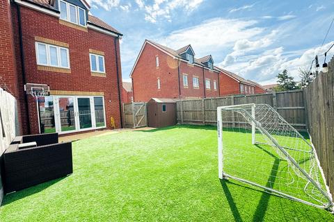 4 bedroom semi-detached house for sale, Field Farm Way, Broxtowe NG9