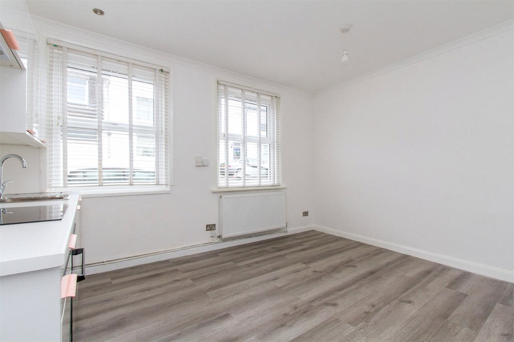 Kitchen/Lounge