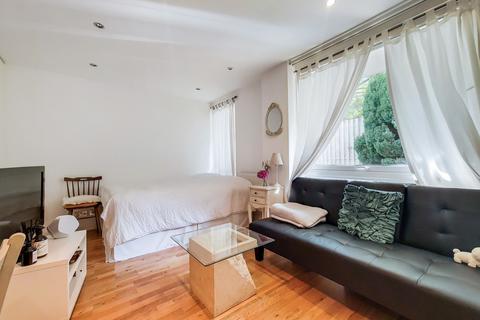 1 bedroom ground floor flat for sale, Warwick Crescent, London