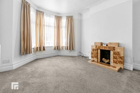 3 bedroom terraced house for sale, Dinas Street, Grangetown, Cardiff
