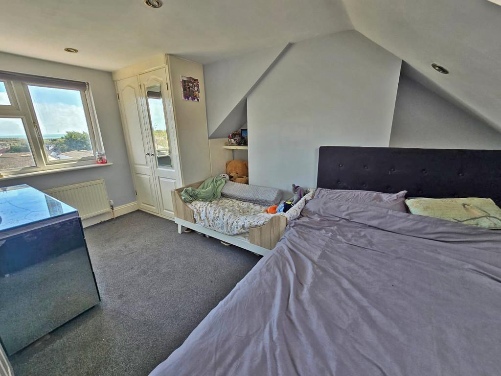 Third bedroom (3)
