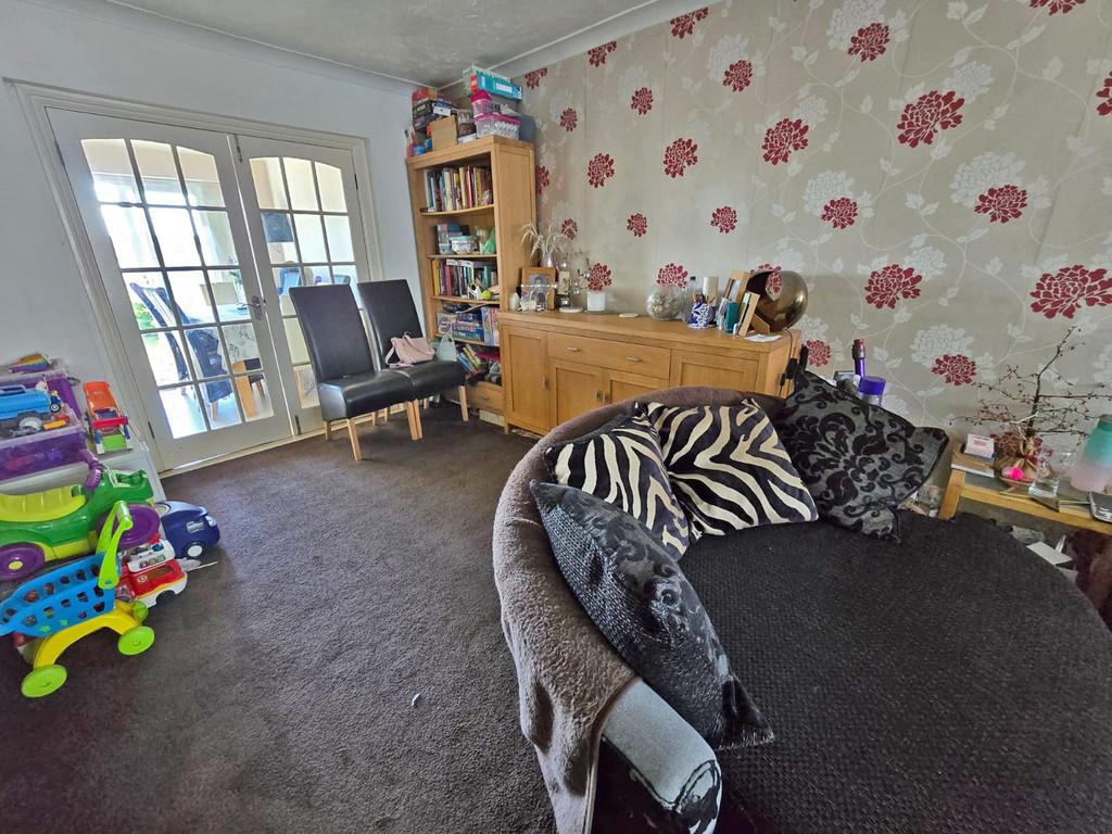 Living room (2)